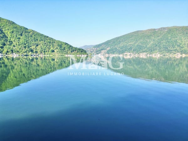 LAGO DI LUGANO, Villa direttamente sul lago di Lugano con 2 darsene, 5 posti auto 8