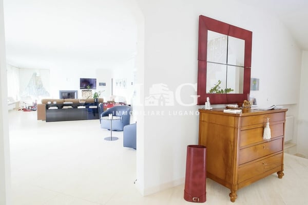 Lugano: Villa vista lago, 1 locali, esclusiva opportunità 13