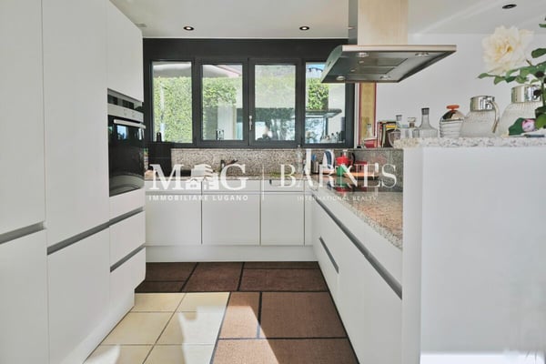 Lugano: Villa signorile con piscina, giardino e rustico privato 8