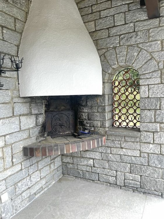 Capriasca, Lopagno: Casa immersa nel verde con prato e bosco 8