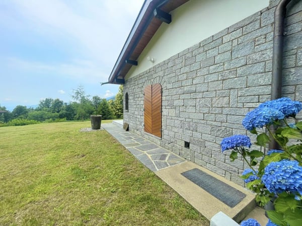 Capriasca, Lopagno: Casa immersa nel verde con prato e bosco 14