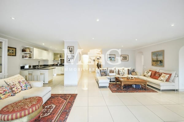 Lugano - Appartamento 1.5 locali di 300 mq comm.li al 1° piano con terrazzo e giardino privato 2