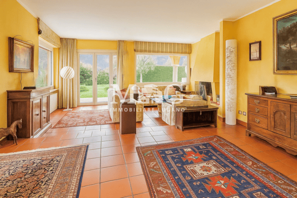 Collina d'Oro - Villa Signorile di 360 mq con giardino e terreno edificabile 2