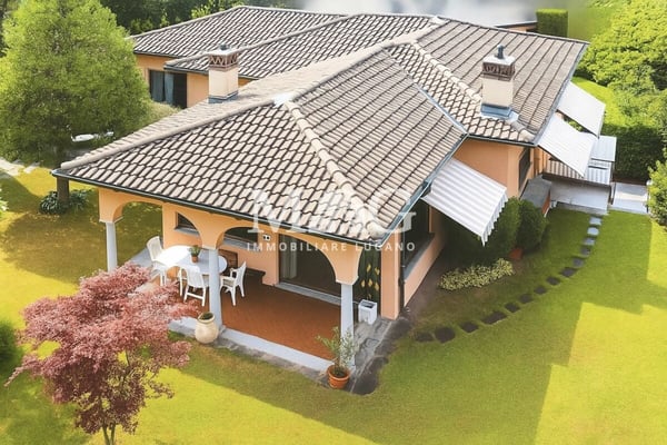 Collina d'Oro - Villa Signorile di 360 mq con giardino e terreno edificabile 9