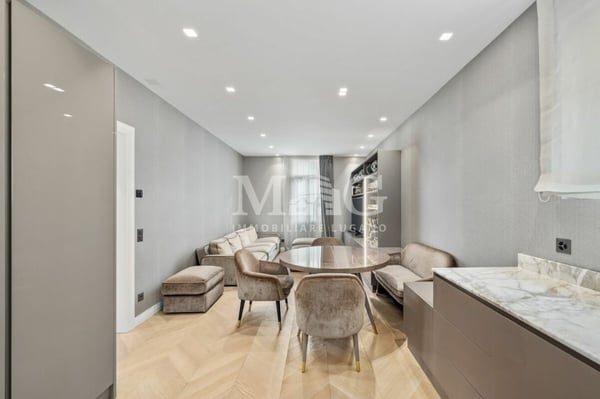 Elegante ed esclusivo duplex ristrutturato nel Centro di Lugano, 1 locali con vista lago 1