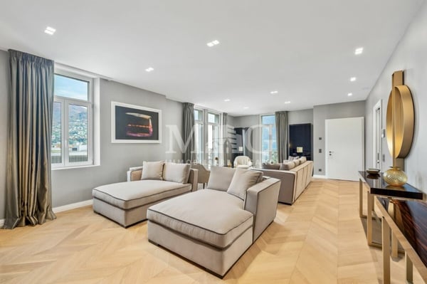 Elegante ed esclusivo duplex ristrutturato nel Centro di Lugano, 1 locali con vista lago 2