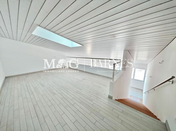 Lugano: Casa a schiera di ampie dimensioni adatta alle famiglie, 210 mq. superficie commerciale 12