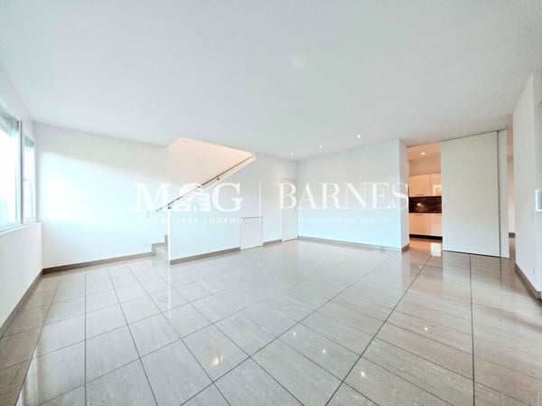 Lugano: Casa a schiera di ampie dimensioni adatta alle famiglie, 210 mq. superficie commerciale 2