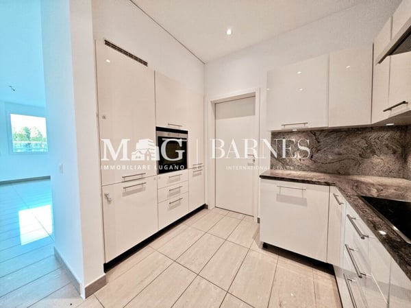 Lugano: Casa a schiera di ampie dimensioni adatta alle famiglie, 210 mq. superficie commerciale 4