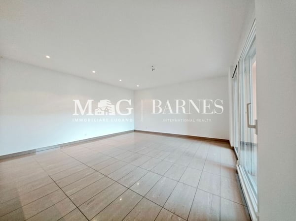 Lugano: Casa a schiera di ampie dimensioni adatta alle famiglie, 210 mq. superficie commerciale 7