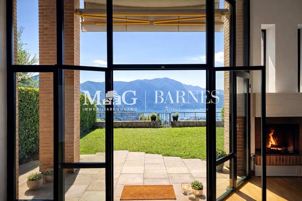 Lugano: Villa vista lago con giardino privato