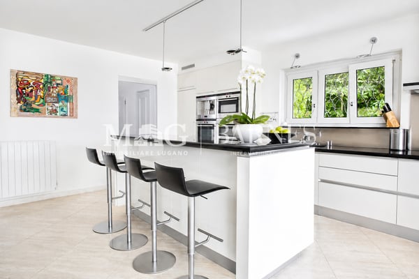 Lugano: Villa vista lago 6 locali, opportunità esclusiva 10