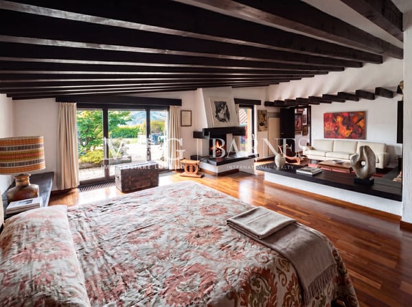 Villa d'autore a Comano con giardino e vista aperta, da rinnovare 12