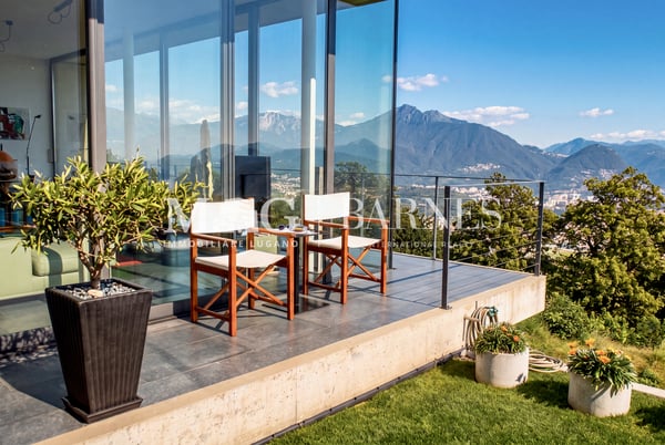 Lugano, Cademario: Villa moderna con giardino e piscina 2