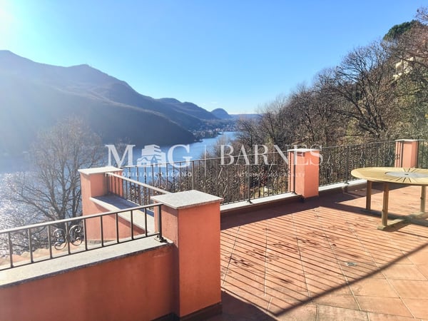 VILLA SIGNORILE con super Vista Lago Lugano 8