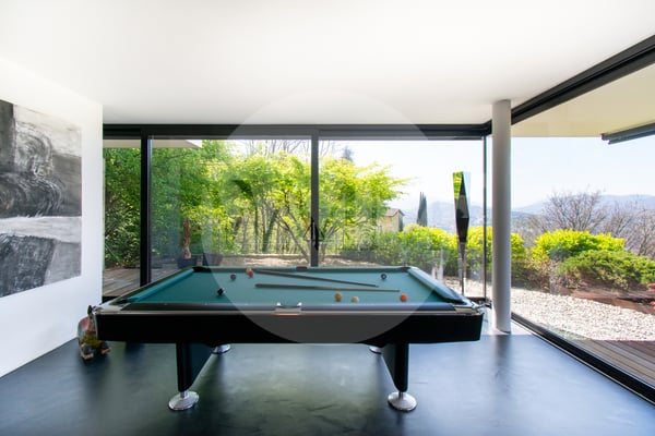 LUSSUOSA VILLA CON STUPENDA VISTA LAGO E INFINITY POOL 9