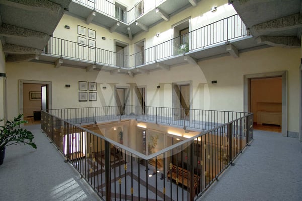 PRESTIGIOSI UFFICI CON VISTA LAGO IN EDIFICIO STORICO 8