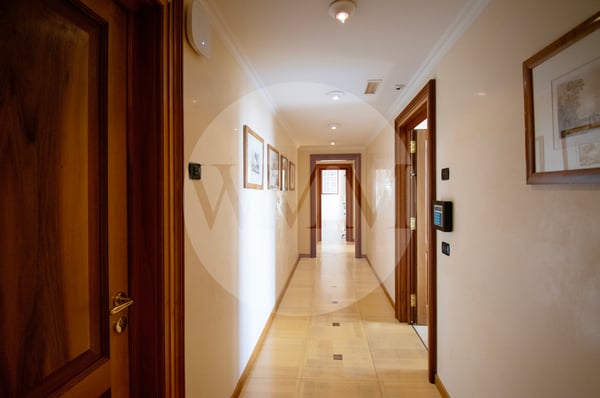 PRESTIGIOSI UFFICI CON VISTA LAGO IN EDIFICIO STORICO 7