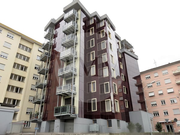 MAGAZZINO DI 50mq A CHIASSO 2