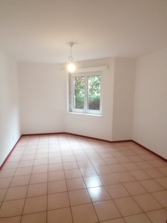 AFFITTASI 1.5 LOCALI A MENDRISIO 4