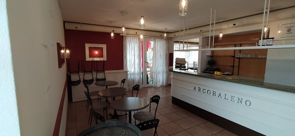 AFFITTASI RISTORANTE CON TERRAZZA a CASLANO 2