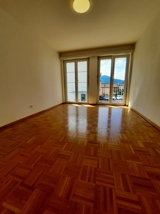 AFFITTASI 4.5 LOCALI A CASLANO 14