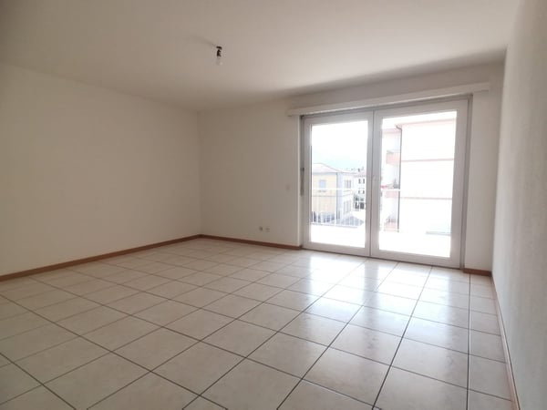 AFFITTASI 2 LOCALI CON BALCONE A CASLANO 3