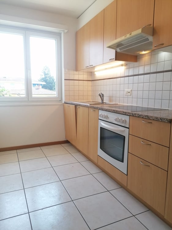 AFFITTASI 2 LOCALI CON BALCONE A CASLANO 4