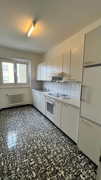 AFFITTASI 4.5 locali con balcone a BALERNA 3