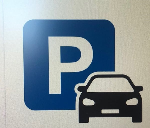 Posto auto coperto in zona tranquilla a Pregassona 13