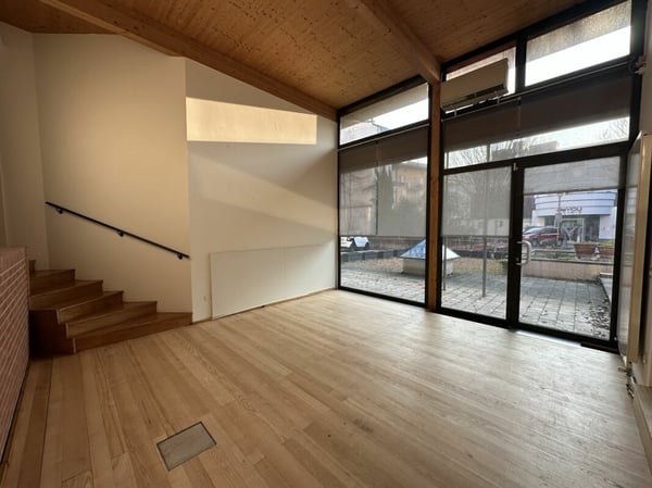 Spazio Moderno Attività Commerciale 1