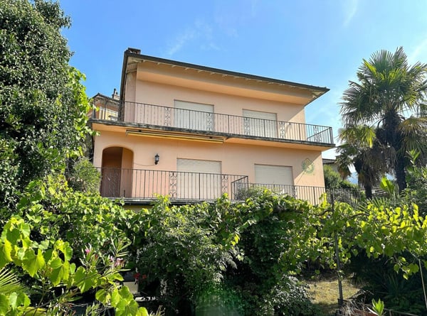 Affascinante villa storica con vista imperdibile sul Lago Maggiore 9