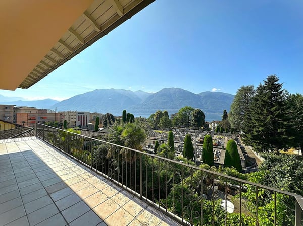 Affascinante villa storica con vista imperdibile sul Lago Maggiore 7