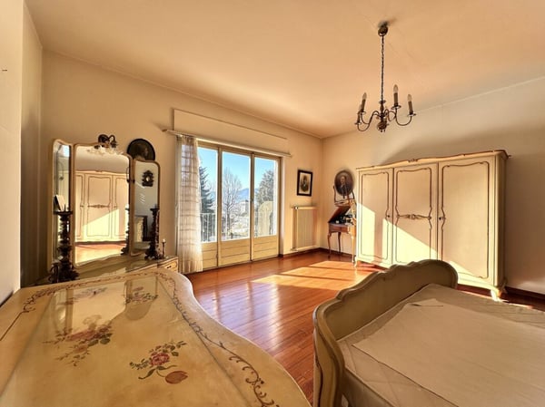 Affascinante villa storica con vista imperdibile sul Lago Maggiore 4