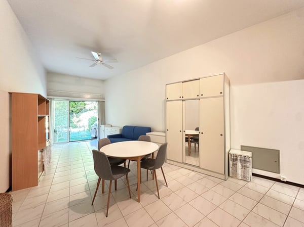 Monolocale in residenza con sauna e piscina vicino al centro 1