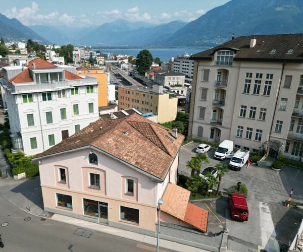 Muralto-straordinaria opportunità di investimento in proprietà commerciale e residenziale 4