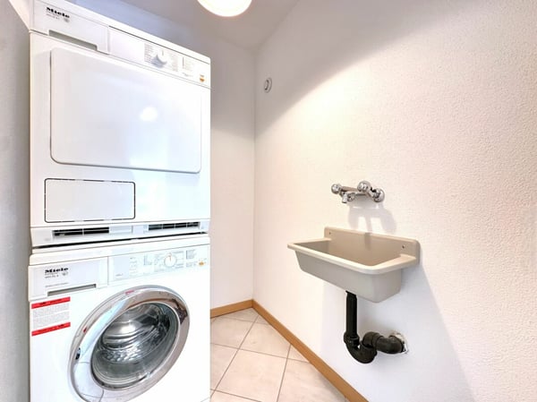 Strategico 1.5 locali a due passi dal lago 12