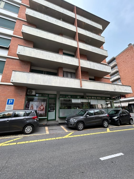 Locale commerciale in via Besso 23 a Lugano 3