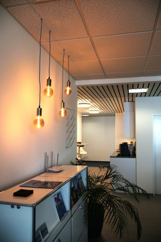 60 m2 plus Büro in Baar mit Sitzungszimmer, Lounge, Küche und WC