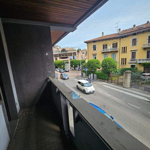 Appartamento spazioso di 4.5 locali in vendita a Varese – Via Felice Orrigoni 2 23