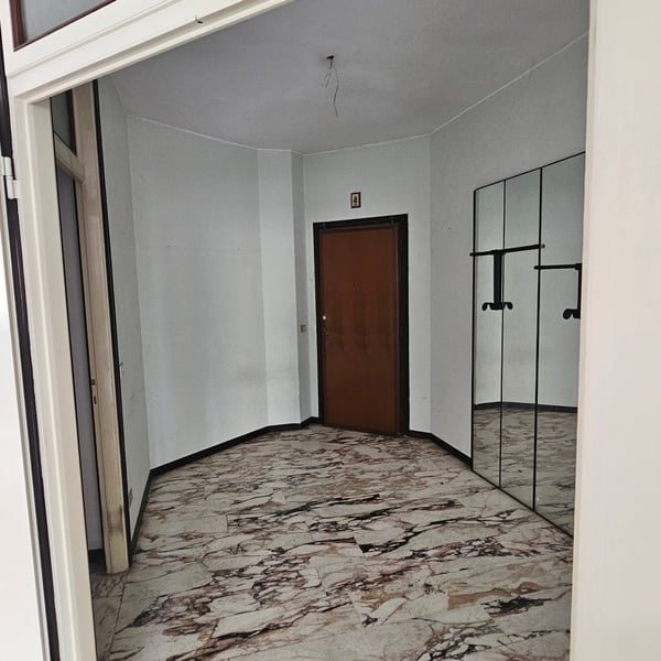 Appartamento spazioso di 4.5 locali in vendita a Varese – Via Felice Orrigoni 2 3