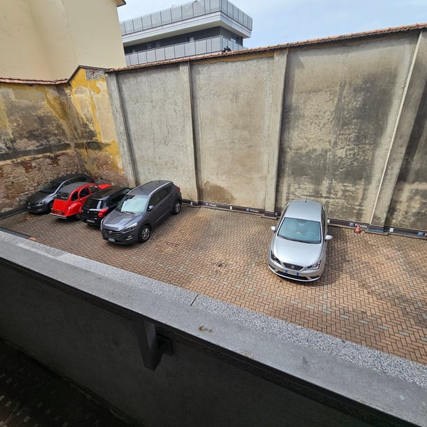 Appartamento 3.5 locali con balcone e parcheggio a Varese 6