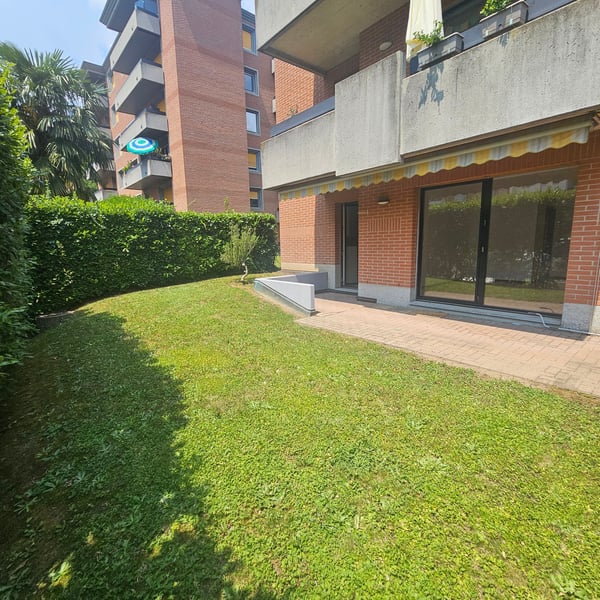 Luminoso appartamento di 3.5 locali a Manno con giardino – disponibile da settembre 15