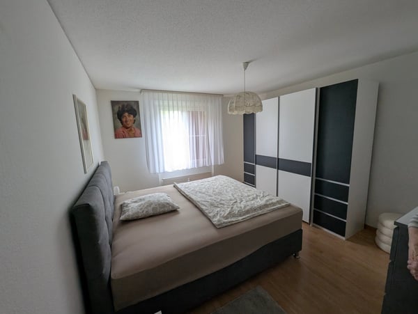 Grosszügige und preiswerte 3.5-Zimmerwohnung zu vermieten 4