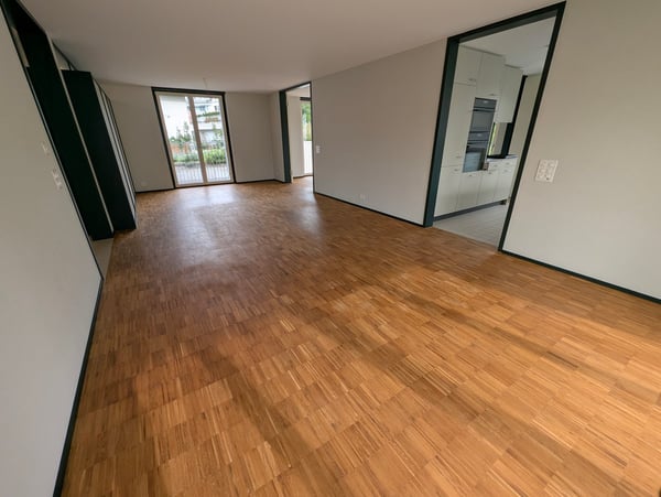 Moderne 4.5-Zimmer-Wohnung in Neubau mit Balkon 6