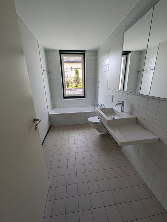 Moderne 4.5-Zimmer-Wohnung in Neubau mit Balkon 4