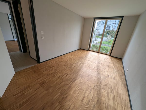 Moderne 4.5-Zimmer-Wohnung in Neubau mit Balkon 9
