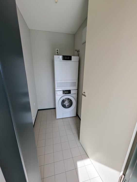 Moderne 4.5-Zimmer-Wohnung in Neubau mit Balkon 5