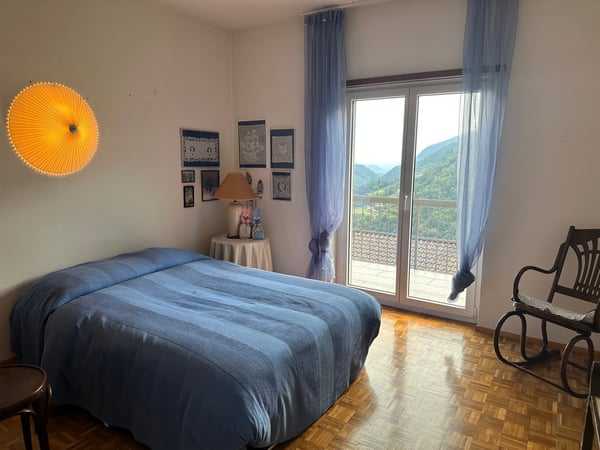 Splendida casa plurifamiliare a Muggio con 8.5 locali 5