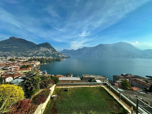 Splendido attico di 1.5 locali con vista panoramica a Lugano 1